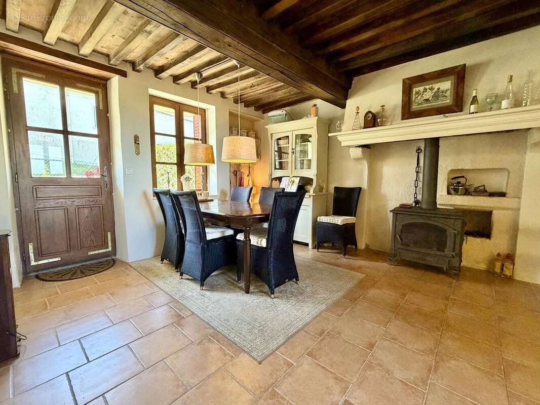 Maison indépendante à vendre avec une vue magnifique près du Lac des Settons - photo 4
