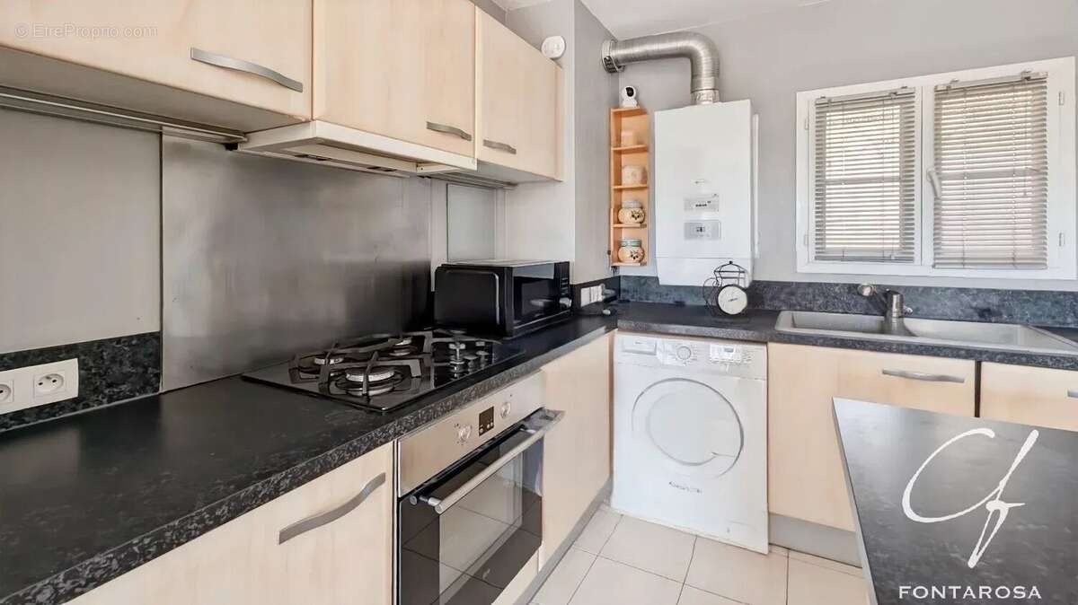Appartement à ROQUEBRUNE-SUR-ARGENS