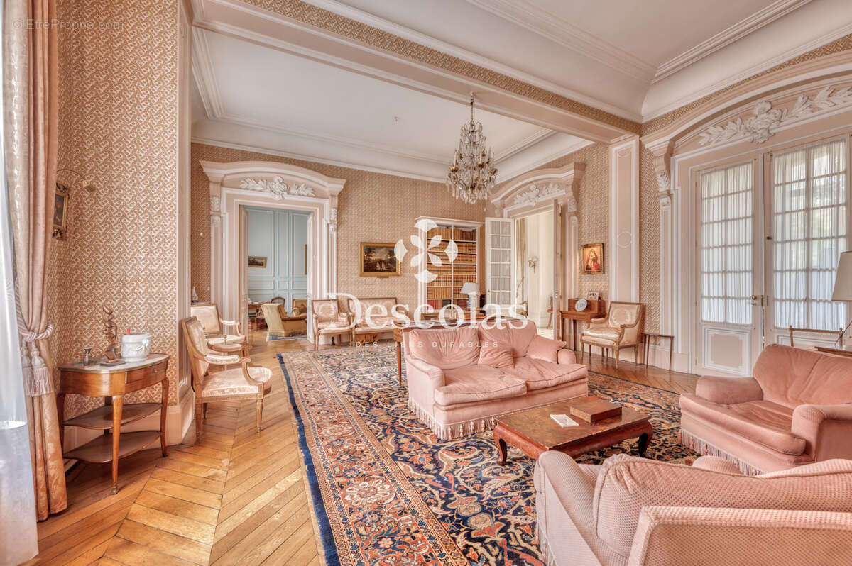 Hôtel Particulier Centre-ville de Saint-Germain-en-Laye - photo 8