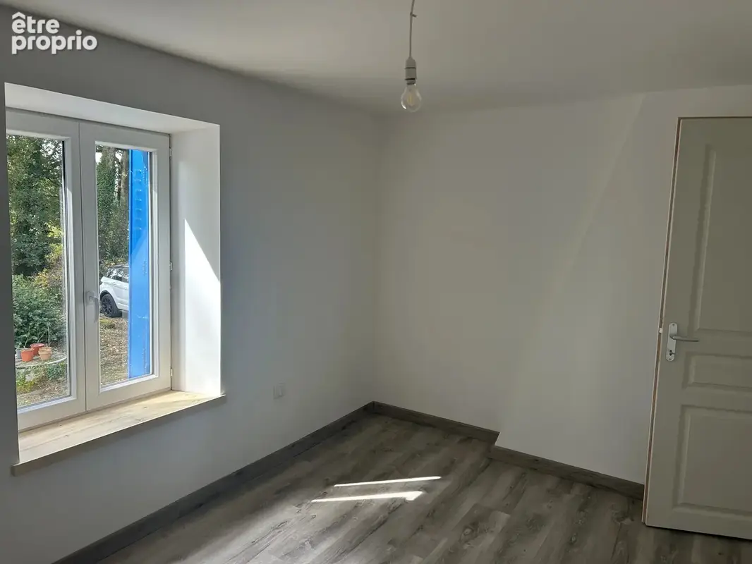 Maison de 3 chambres magnifiquement rénovée avec une petite maison attenante d'une chambre. - photo 12