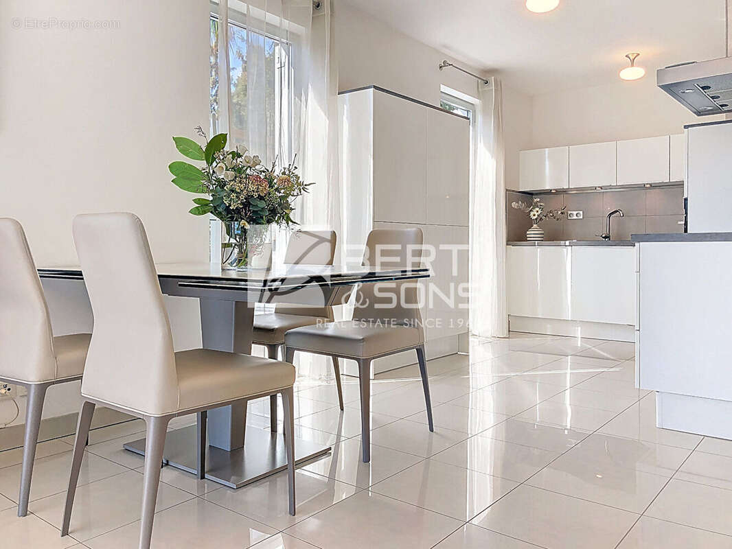 Appartement à MANDELIEU-LA-NAPOULE