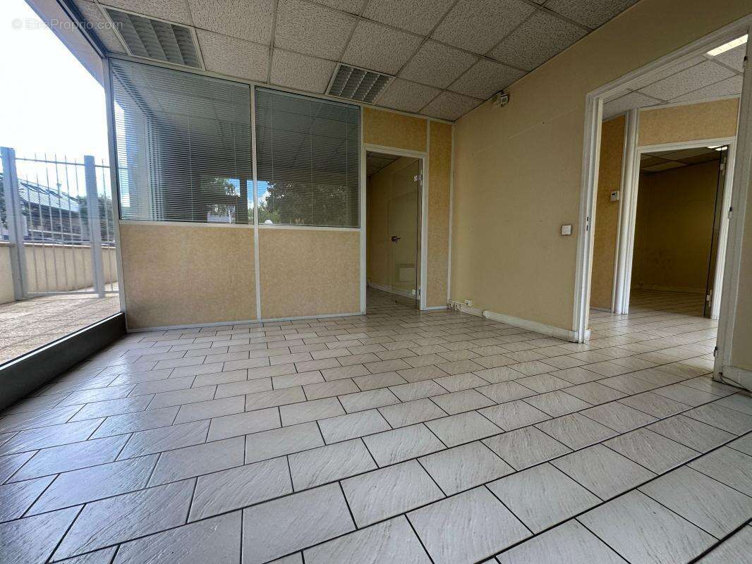 Autre à SAINT-MAUR-DES-FOSSES