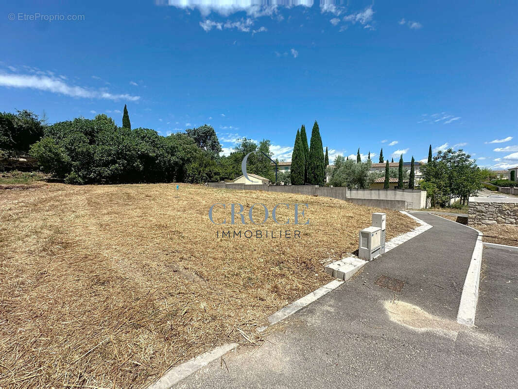 Terrain 843 m² à Uzes  - photo 3