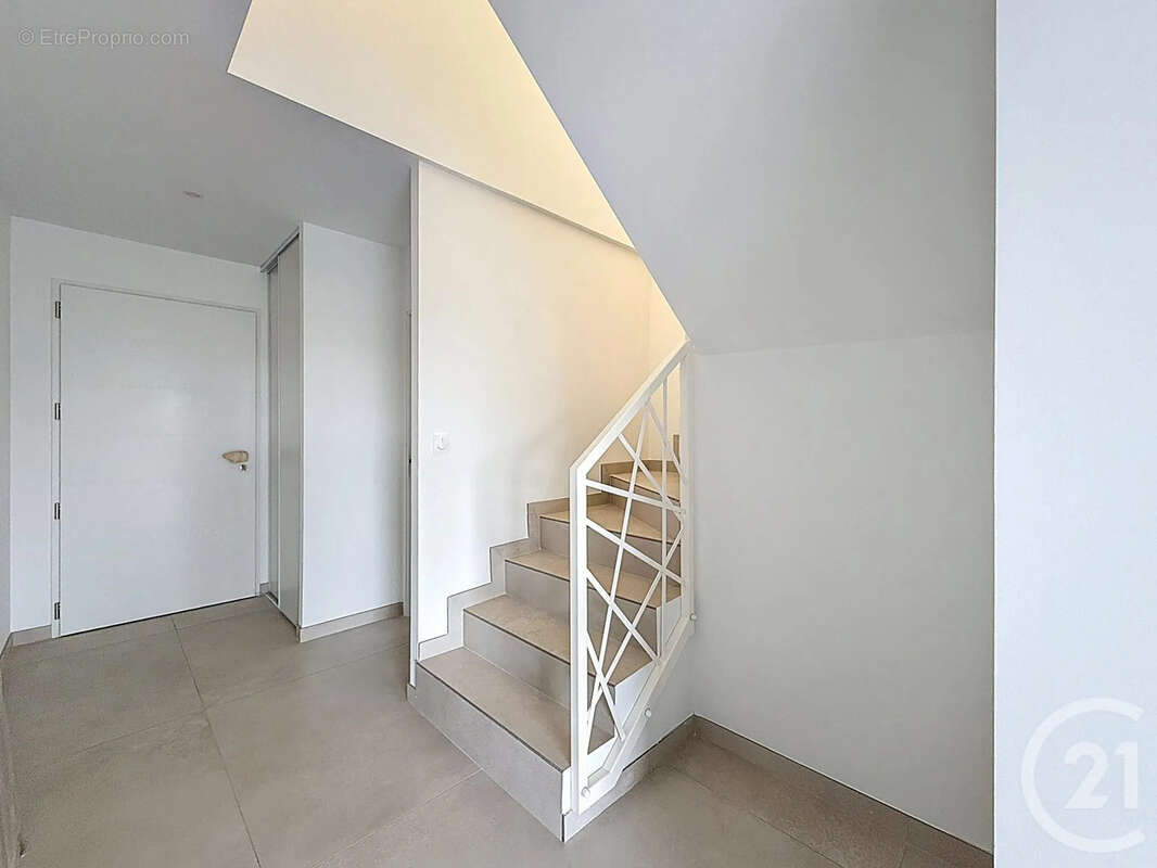 Maison à SAINT-JULIEN