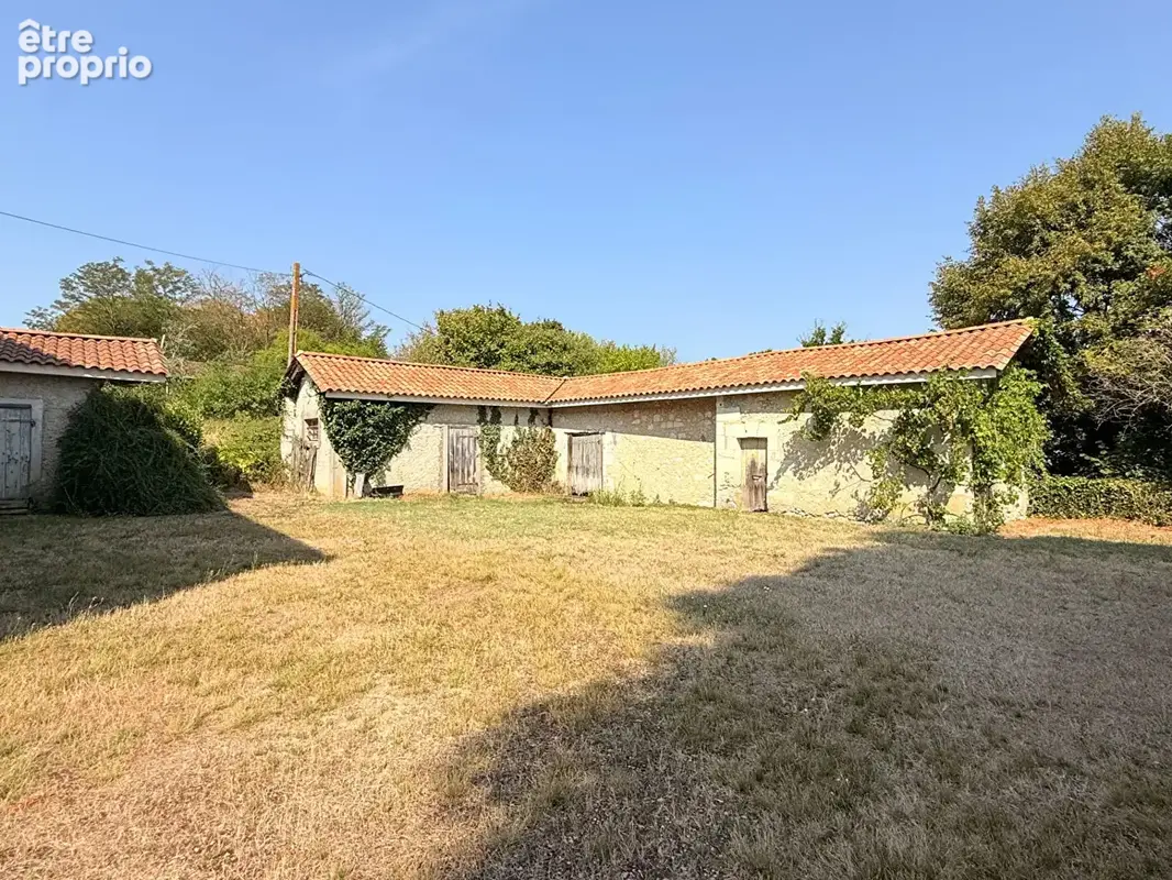 Demeure de caractère du XVIIIe siècle sur 2,16 hectares aux portes de Chalais - photo 8