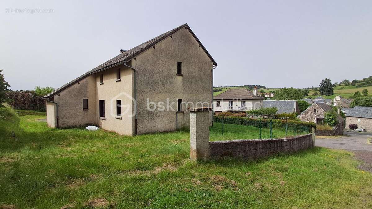 BSK Immobilier vous propose en exclusivité un nouveau bien sur la commune d'Allanche - photo 2