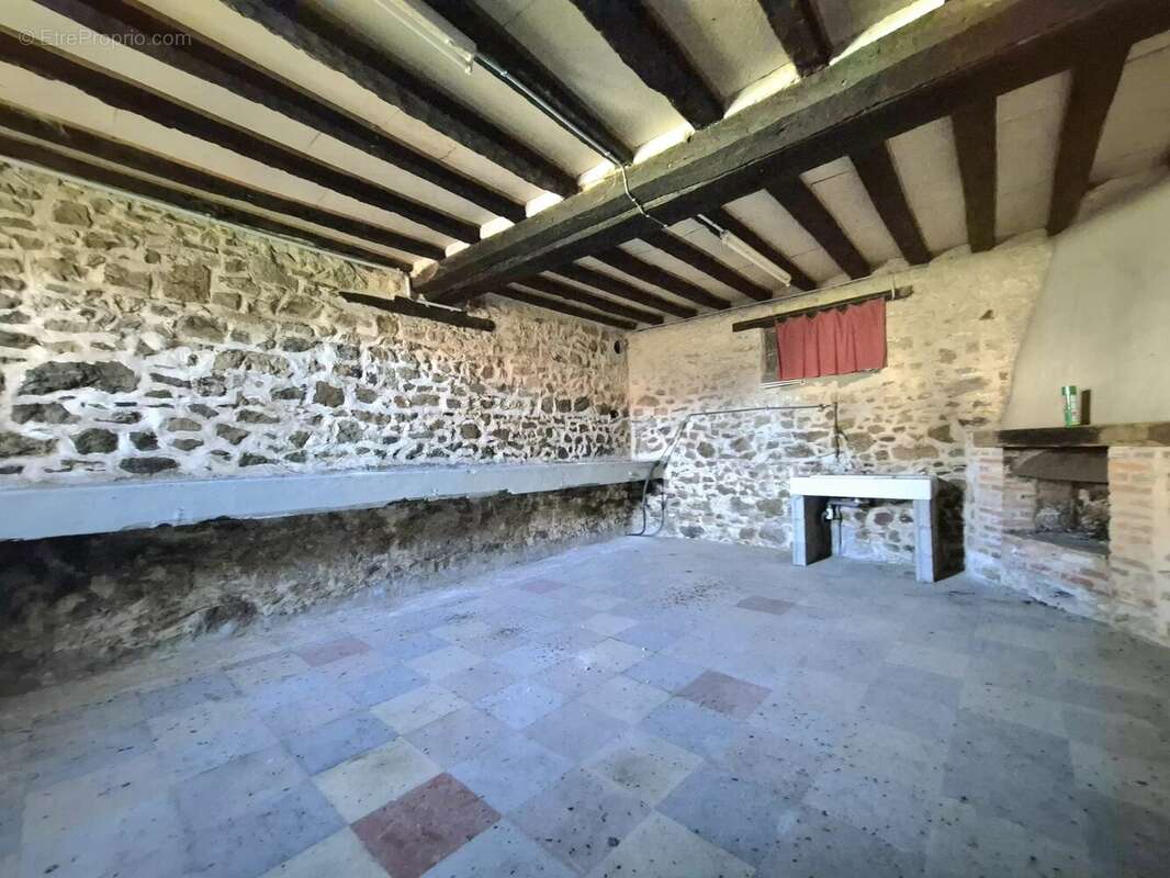 Maison à RUILLE-LE-GRAVELAIS