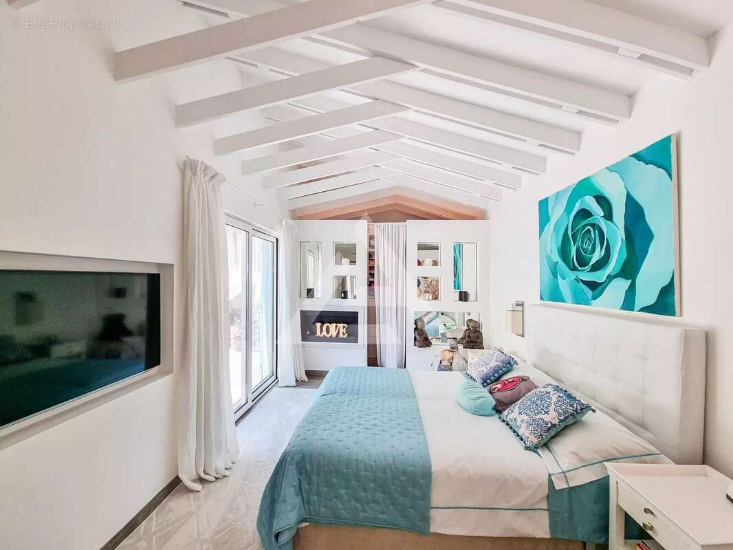 Appartement à EZE