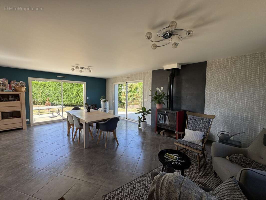 Maison 217 m² à Saint-Pierre-En-Port  - photo 3