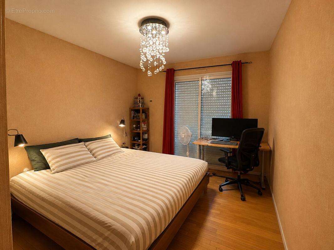 EXCLUSIVITÉ - PIBRAC Maison  6 pièce(s) 177m² - photo 8