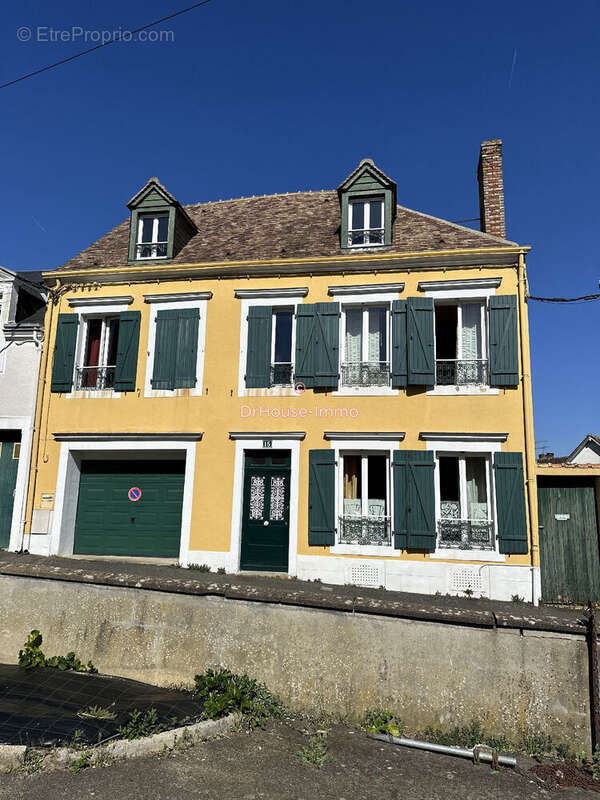 Maison à BONNETABLE