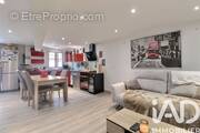 Photo 1 - Appartement à SEILLONS-SOURCE-D'ARGENS