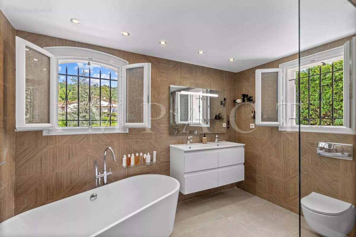 Maison à MOUANS-SARTOUX