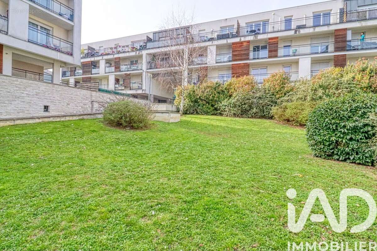 Photo 2 - Appartement à LES PAVILLONS-SOUS-BOIS