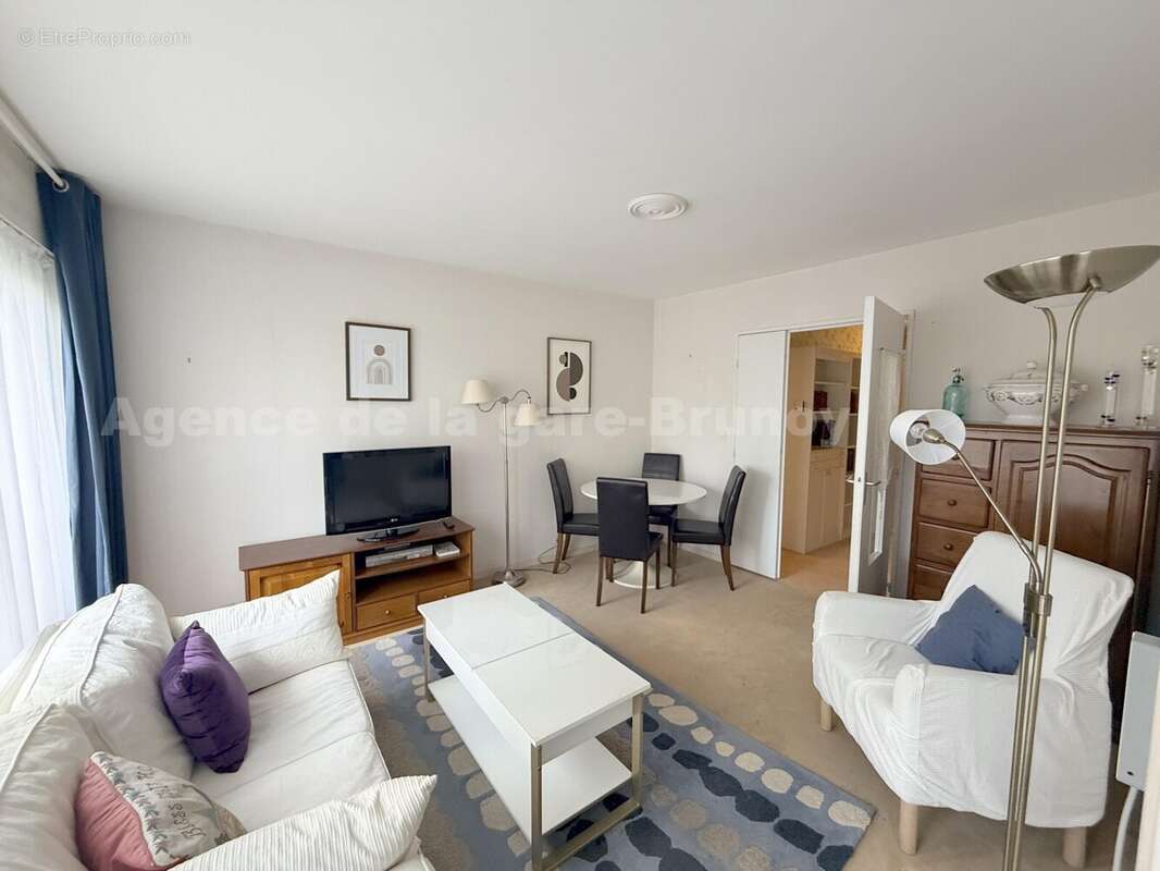 Séjour 1 - Appartement à EPINAY-SOUS-SENART