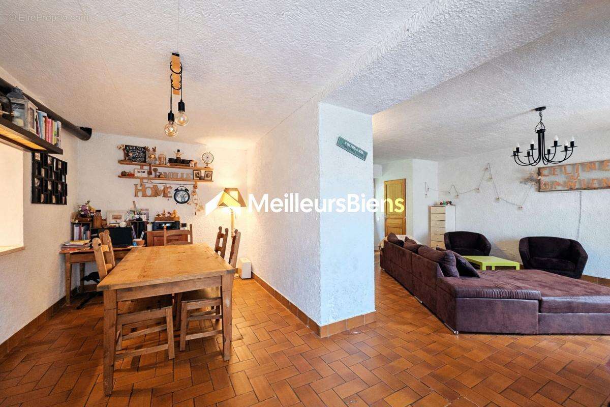 Chartreuse 38380 Entre deux Guiers, Ancienne ferme rénovée 5 chambres, 170 m² Habitables - photo 6