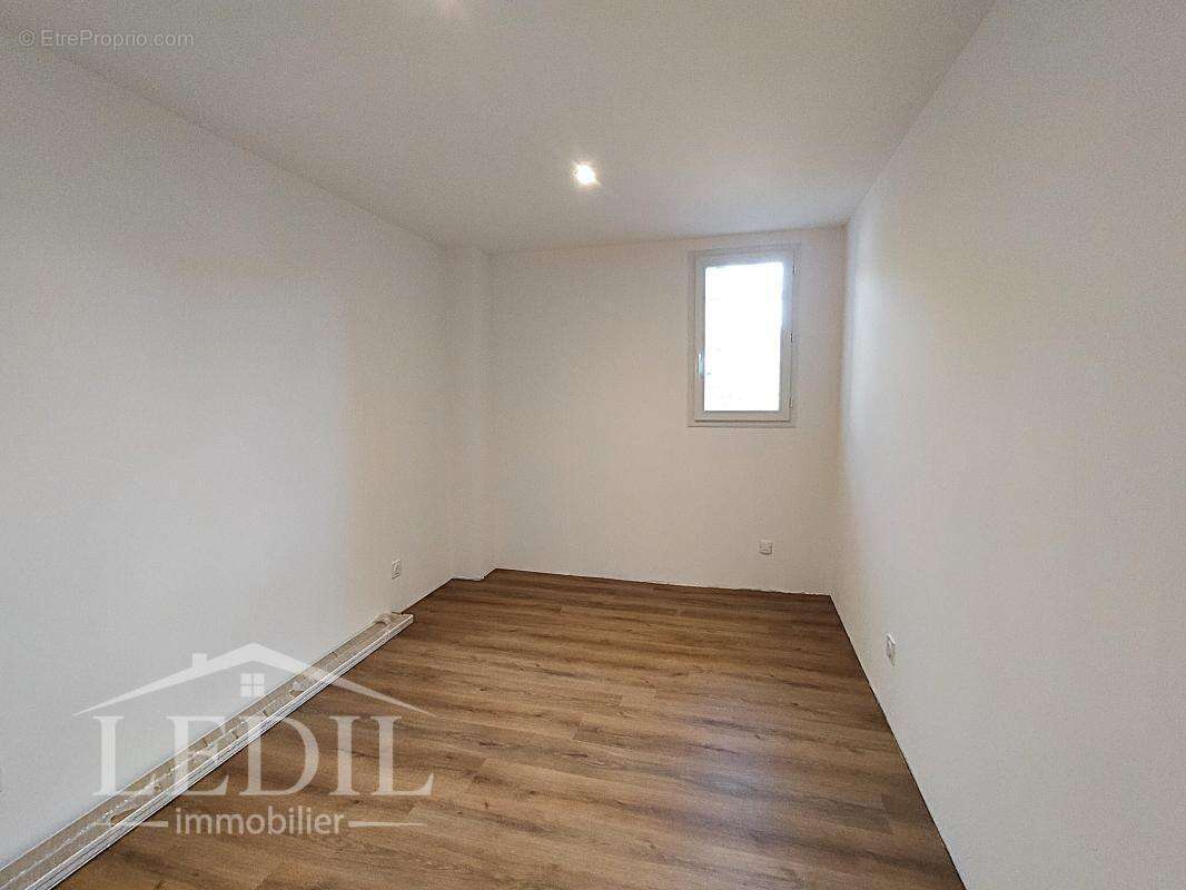 Maison à VIC-FEZENSAC