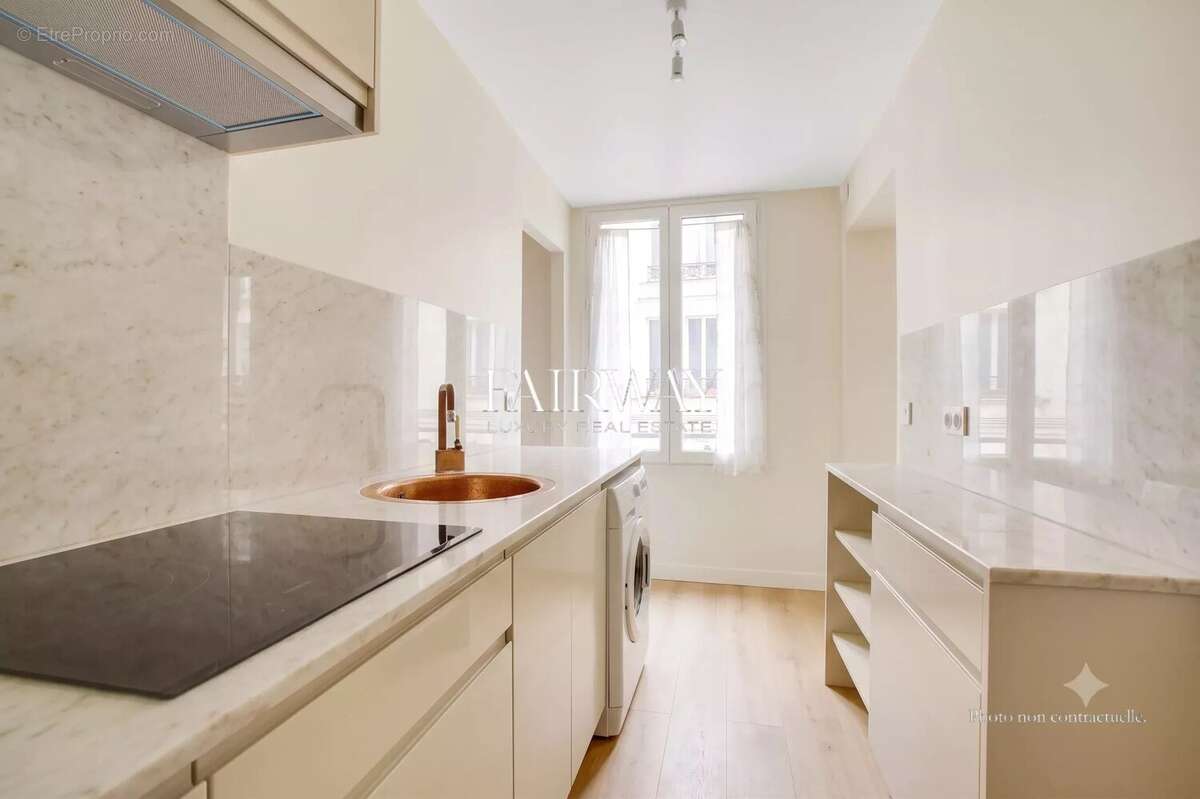 Appartement à PARIS-8E