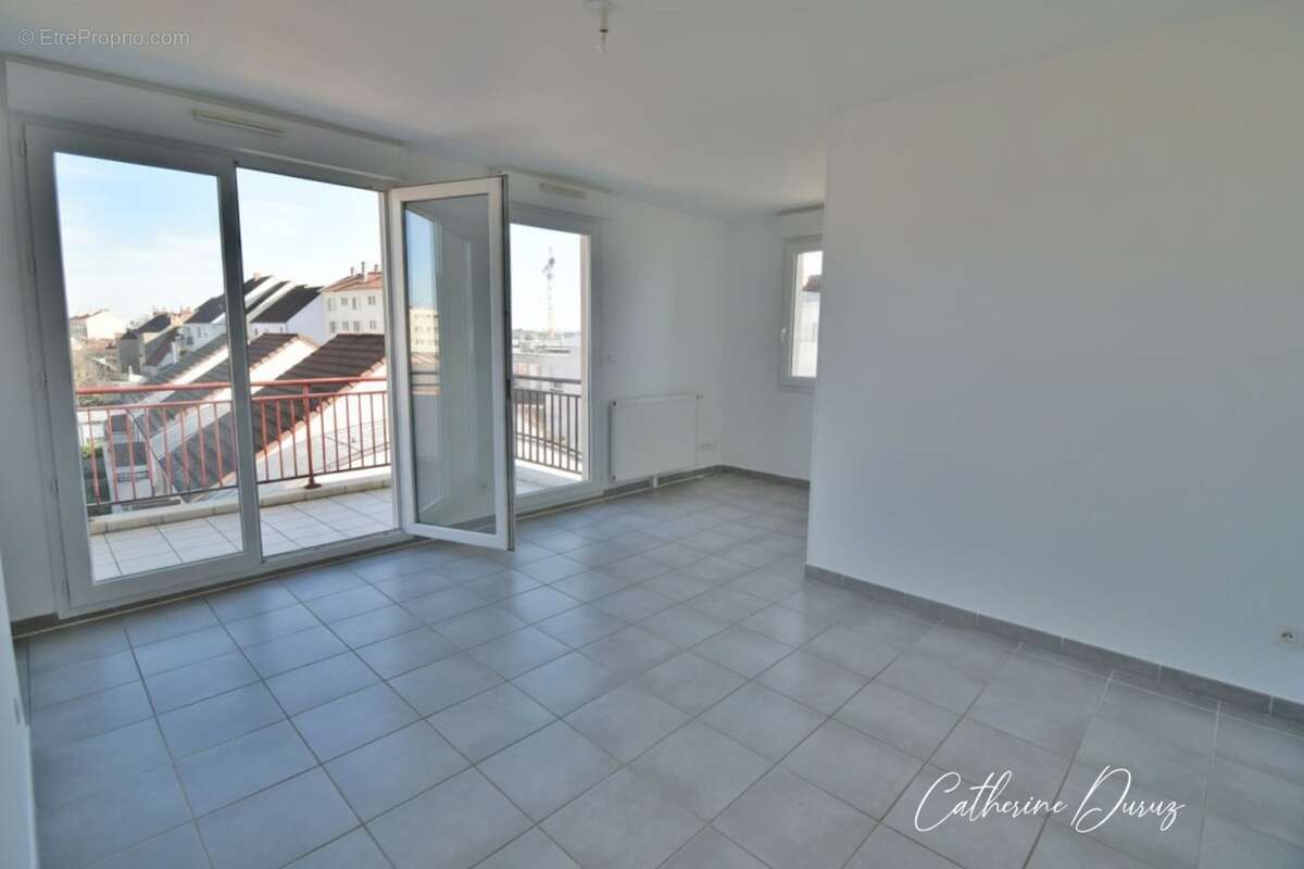 Appartement à vendre DIJON (21) Appartement T2 de 45,34 m² avec terrasse, garage fermé, parking privatif et cave - photo 2