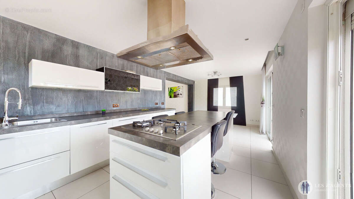 Maison à SAINT-MARTIN-D&#039;HERES