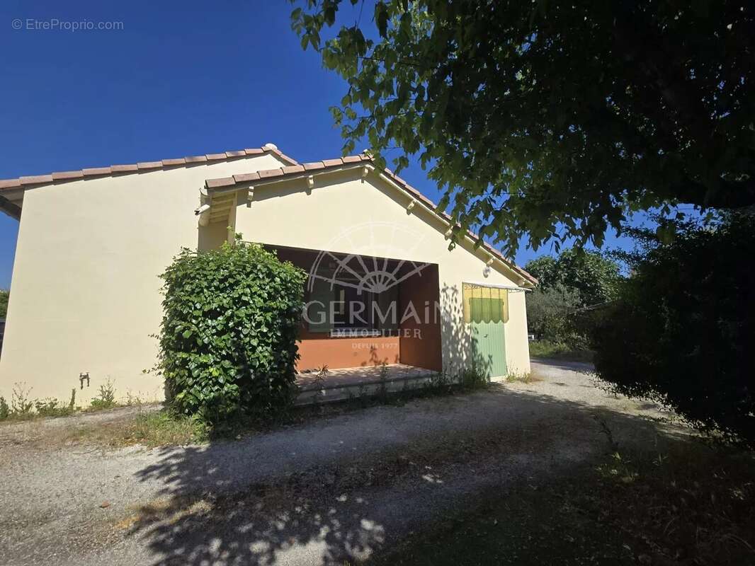 Maison à L'ISLE-SUR-LA-SORGUE