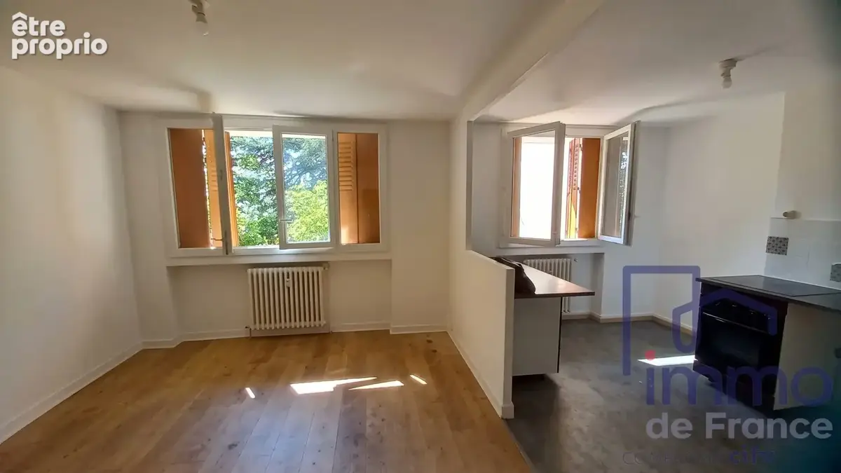 Appartement à SAINT-ETIENNE