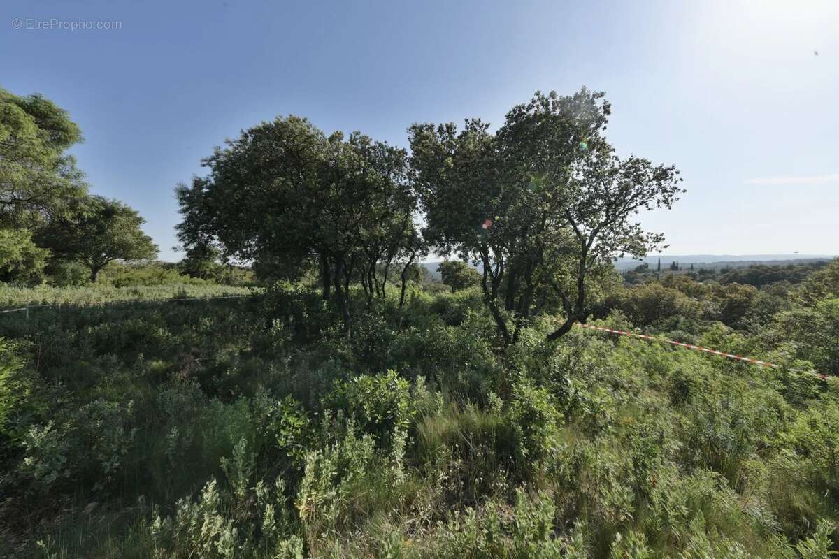 Terrain à UZES