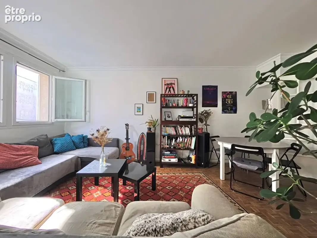 Bas montreuil - 75 m² - 3 pièces - 2 grandes chambres - fort potentiel - photo 2