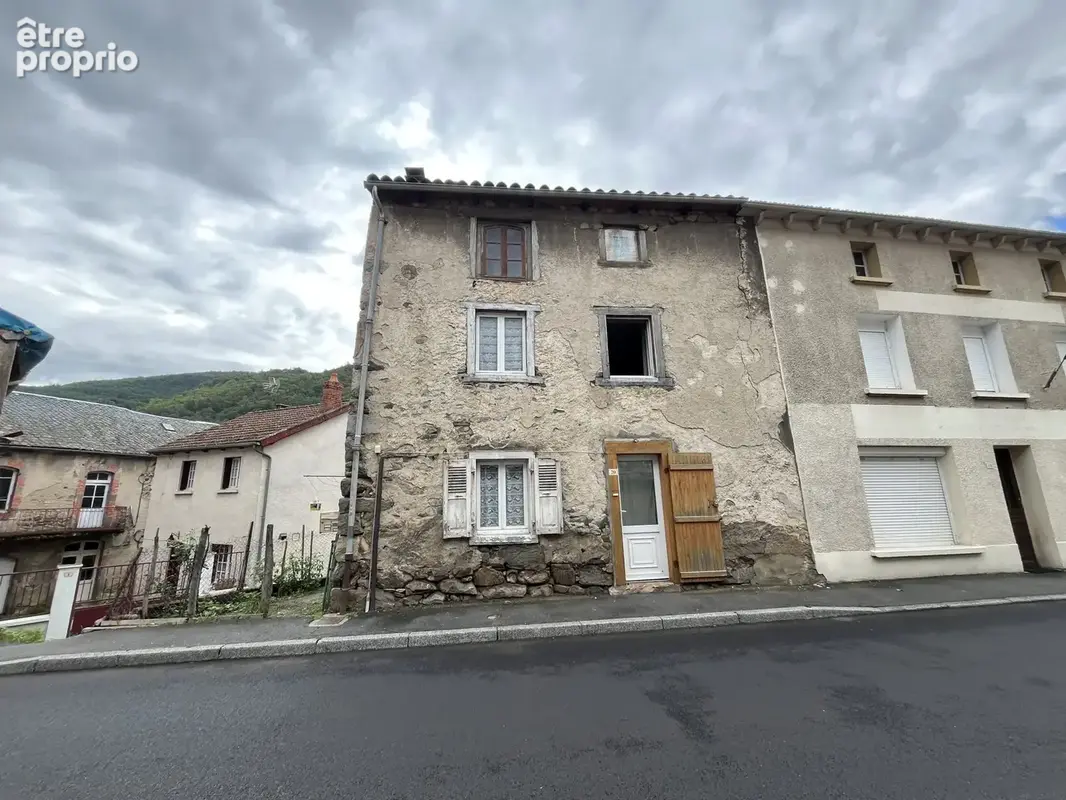 Photo Maison à Ferrieres-Saint-Mary au prix de 32 000€