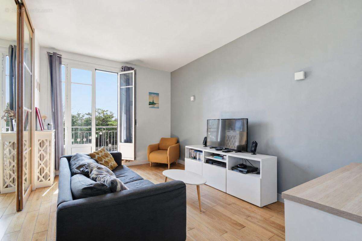 Suresnes republique - appartement de 3 pieces de 71 m² avec balcon, ascenseur et cave - photo 7