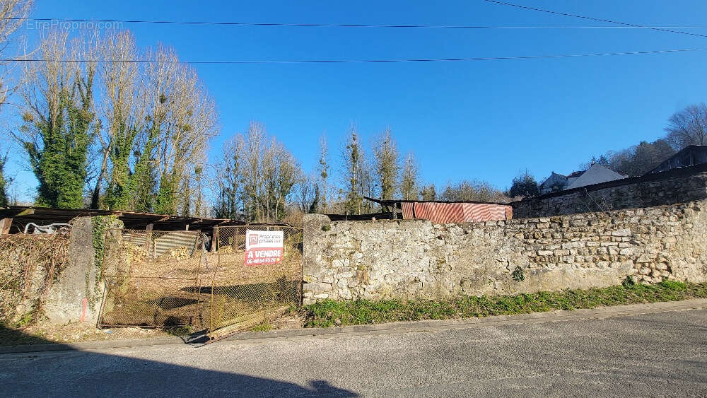 Terrain à bâtir de 713 M2 - photo 2