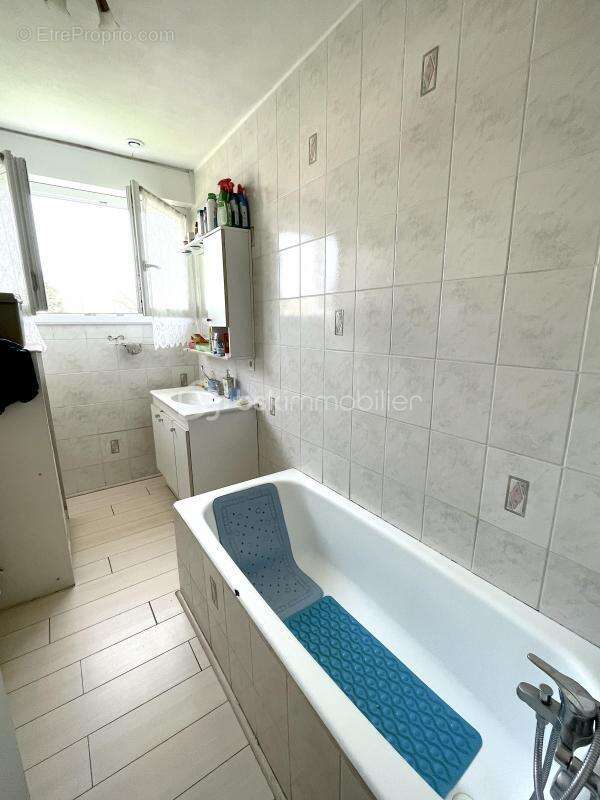 Maison à MESLAY-DU-MAINE