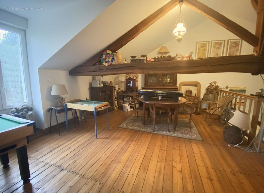 Maison à MANZAC-SUR-VERN