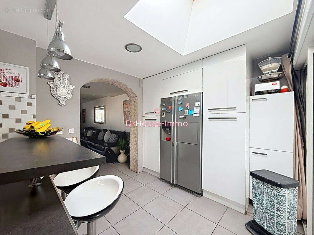Maison 107 m² à Vitrolles  - photo 12