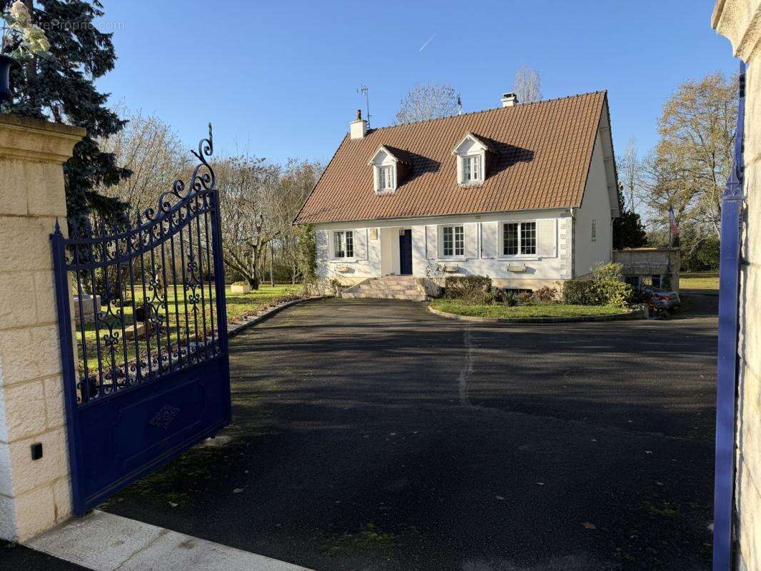 Maison à SAINT-LONGIS