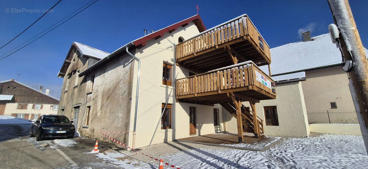 Appartement à ORCHAMPS-VENNES