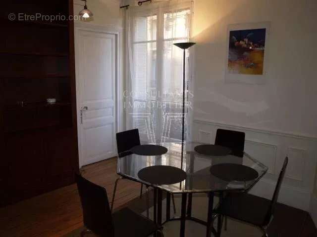 Appartement à PARIS-14E