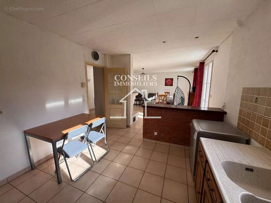 Maison à VILLENEUVE-SUR-YONNE