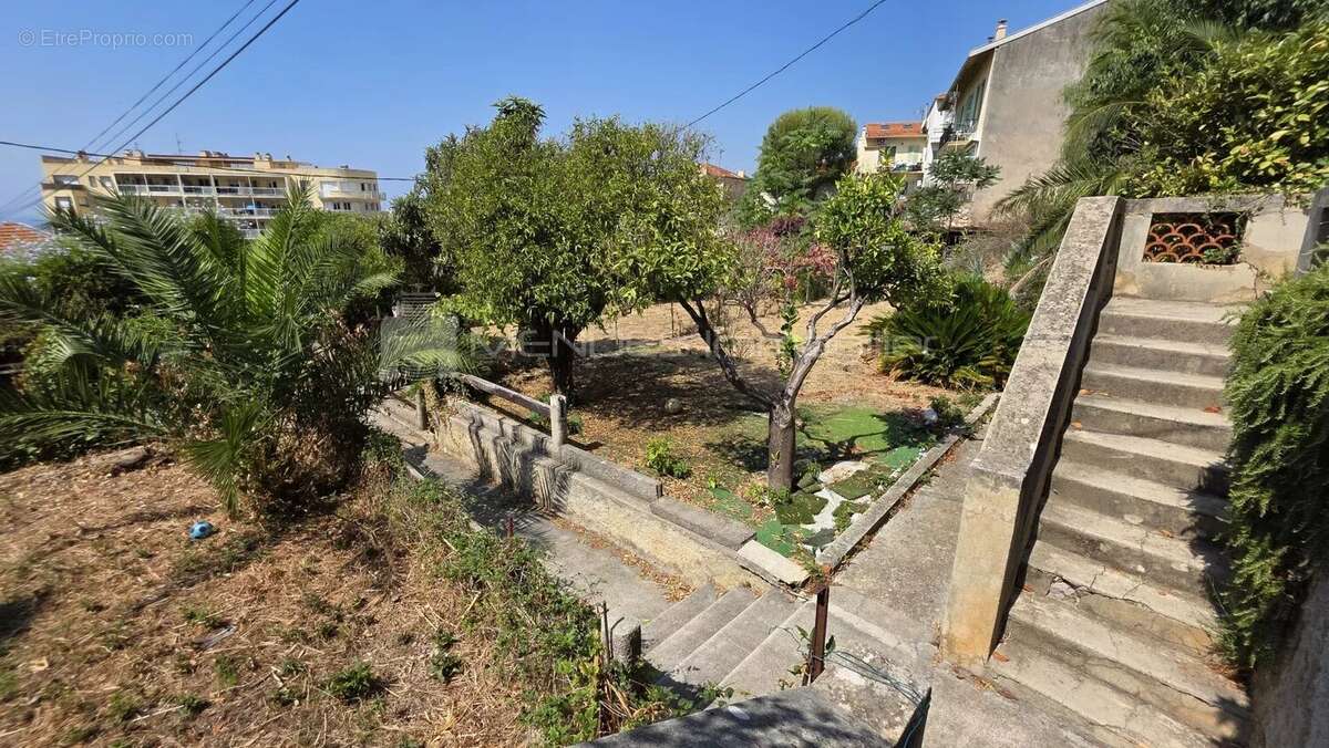 Villa de charme a renover cap d'ail centre - photo 20