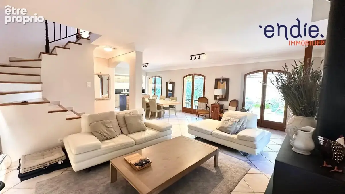Maison 6 pièces 158 m² à vendre à Lorgues (83510) - photo 4