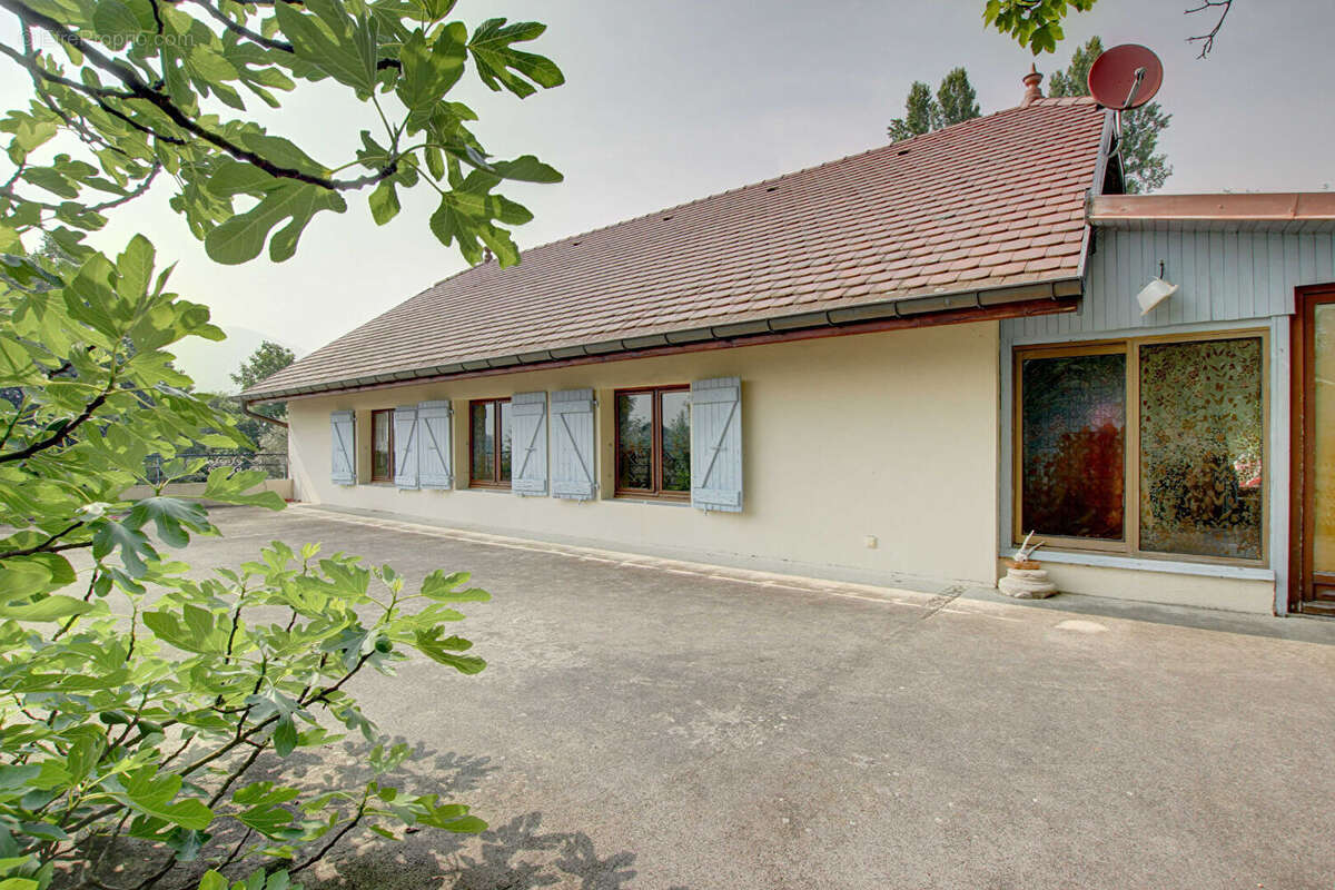 Maison à BRISON-SAINT-INNOCENT