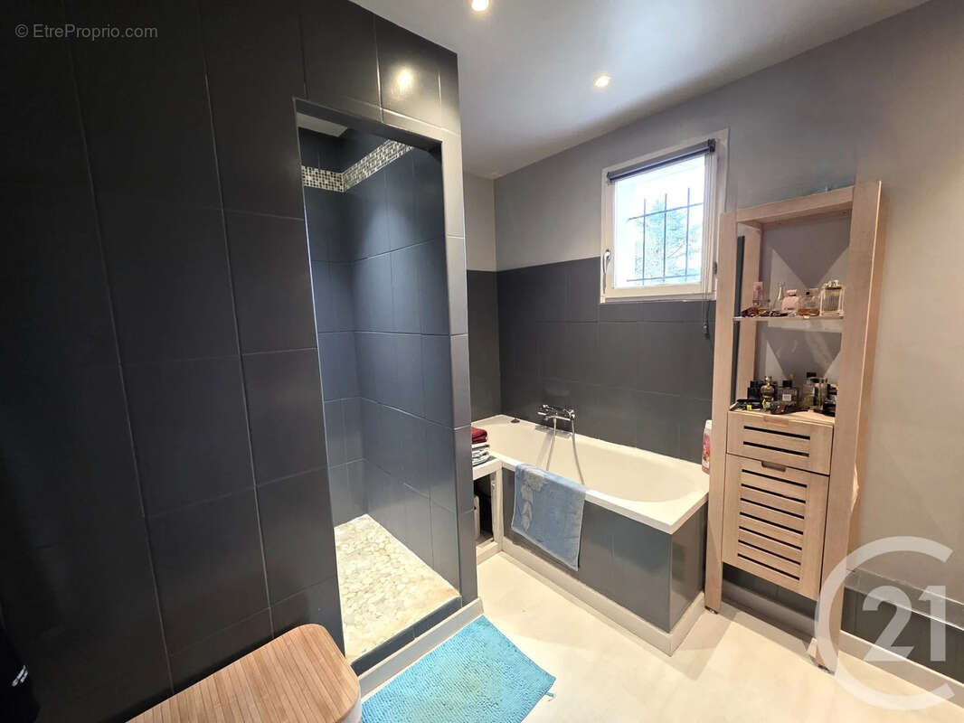 Maison à DOUY-LA-RAMEE