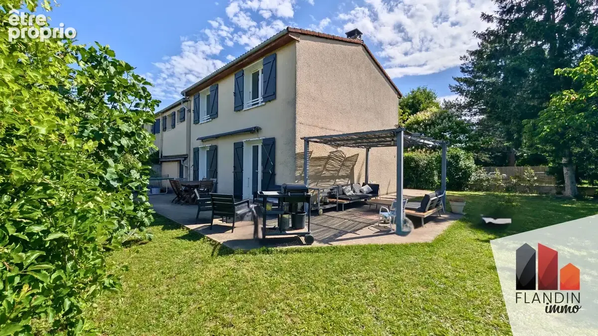 Maison à CHARLY