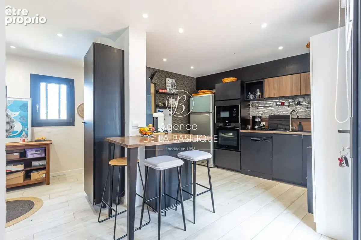Maison 113 m² à vendre à Saint-Maximin-La-Sainte-Baume (83470) - photo 4