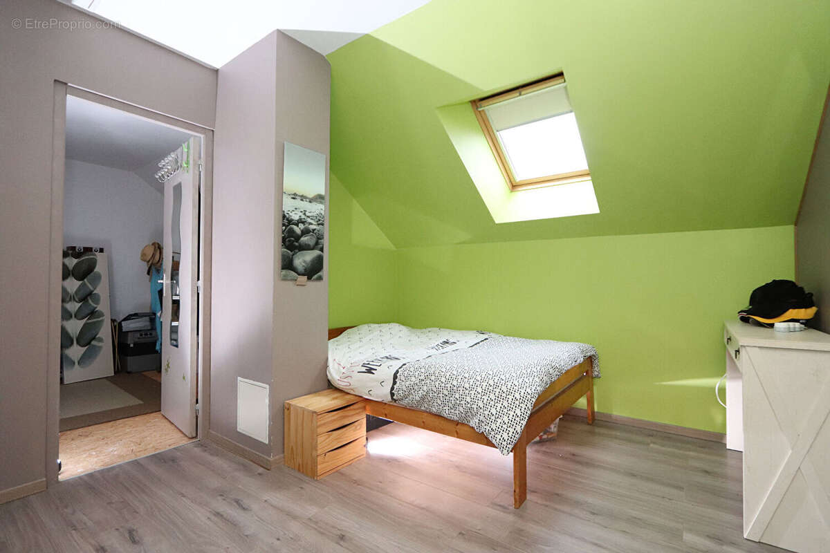 Maison 3 chambres, 90 m² habitables en très bon état, terrasse et cour exposées sud. - photo 11