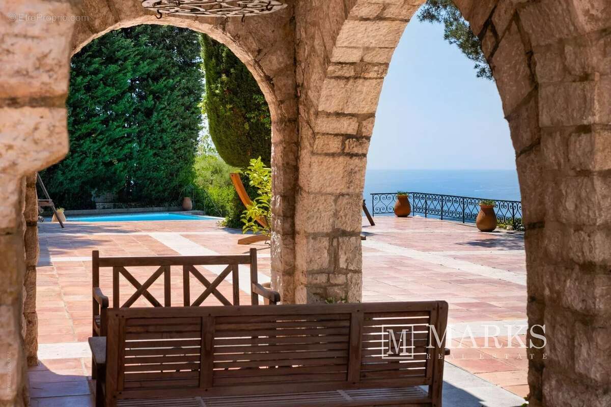 Maison à EZE