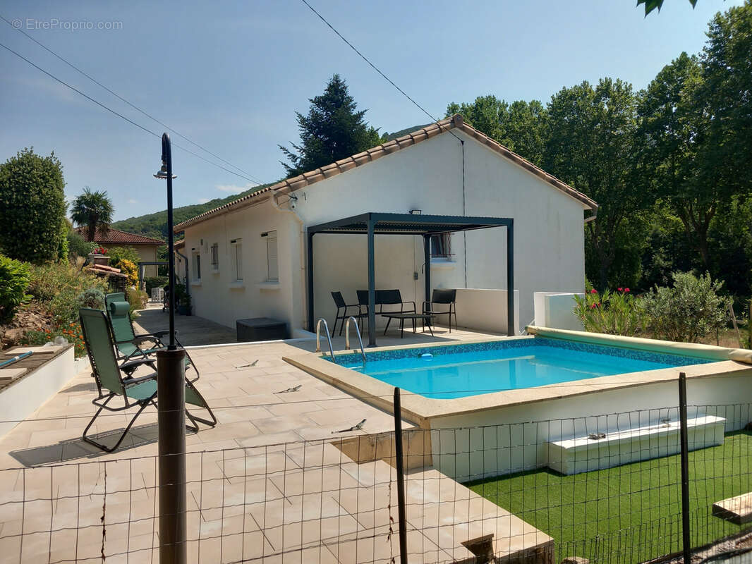 Maison de Standing en parfait état avec piscine. - photo 8