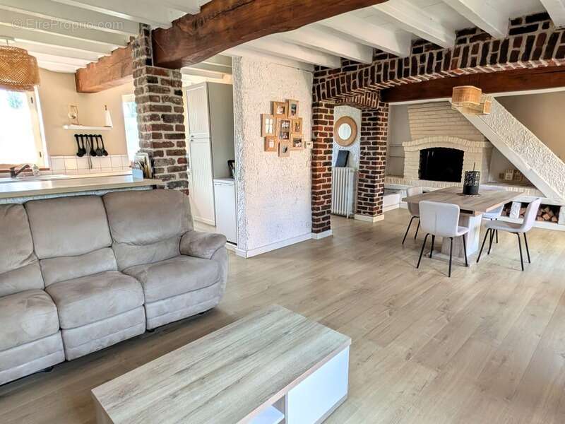 Maison à NEUVILLE-EN-FERRAIN