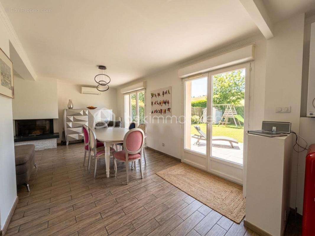 Maison à LA QUEUE-EN-BRIE