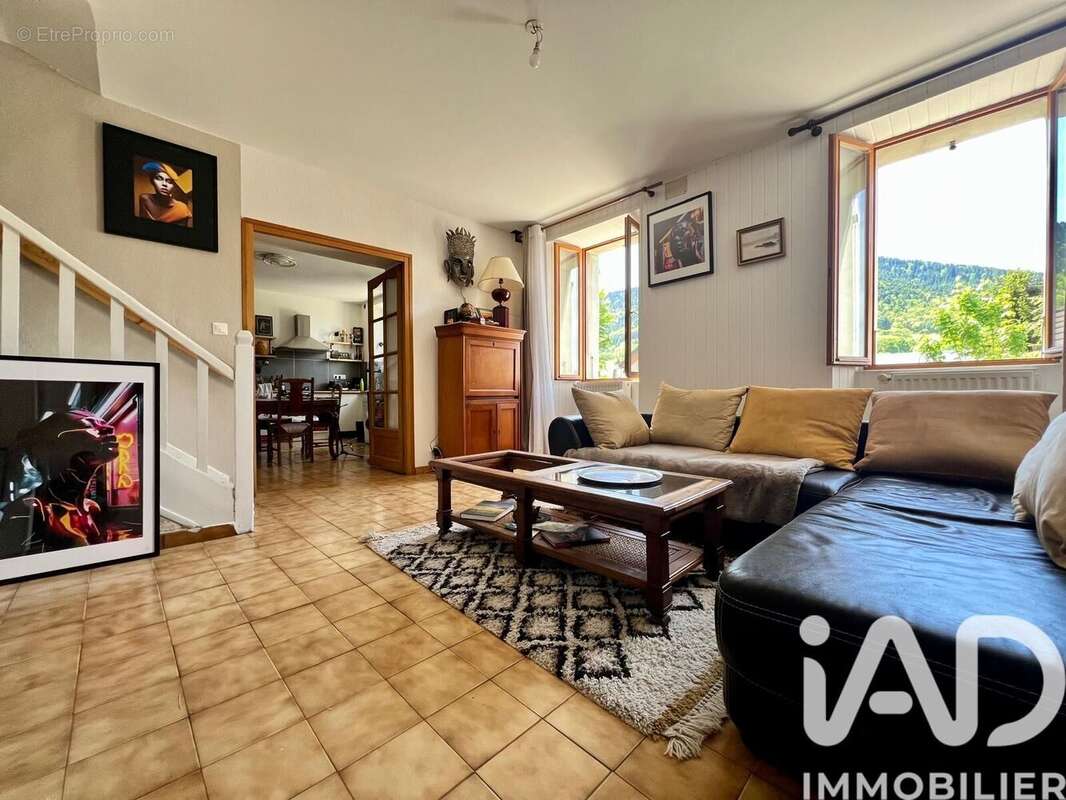 Photo 2 - Maison à LA MOTTE-D'AVEILLANS